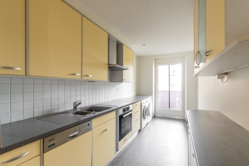 Bel appartement 4,5 pièces dans le quartier d'Iselin (3)