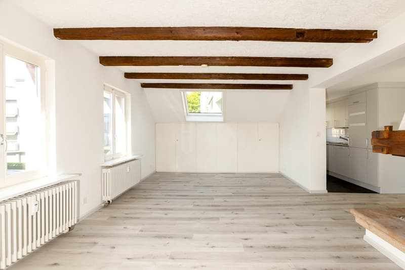 Helle 3,5 Zimmer-Dachwohnung nähe Kronenplatz (2)