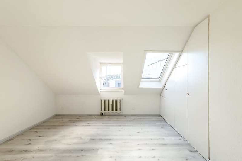 Helle 3,5 Zimmer-Dachwohnung nähe Kronenplatz (8)
