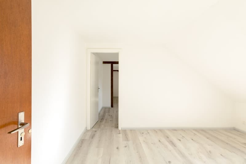 Helle 3,5 Zimmer-Dachwohnung nähe Kronenplatz (14)