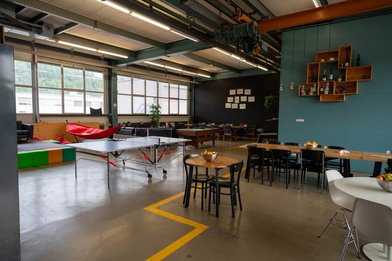 Affascinante ufficio in una vecchia sala fabbrica (11)