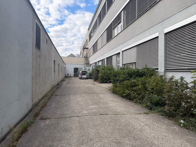 Grosszügiges Büro im EG in kreativer Fabrikhalle (15)