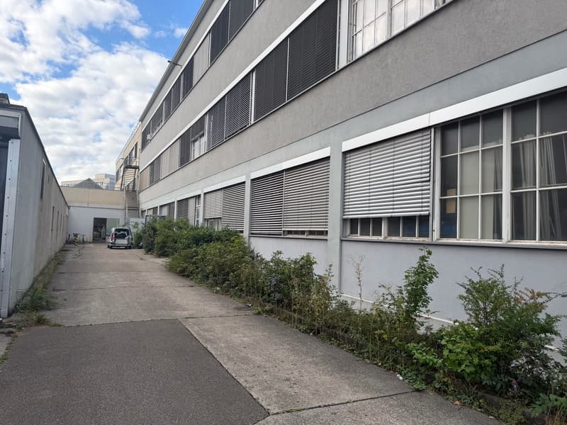 Grosszügiges Büro in kreativer Fabrikhalle (14)