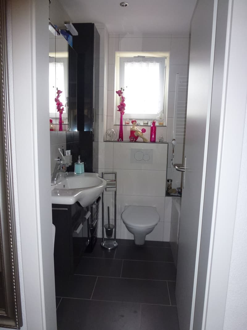Einzelzimmer in einer möblierten 2-Zimmer-Wohnung, zentral, Nähe Bern (2)