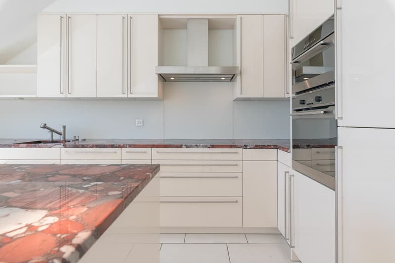 Grosszügige 4.5-Zimmer-Attika-Wohnung mit zwei Tiefgaragenplätzen, zwei Kellern (3)