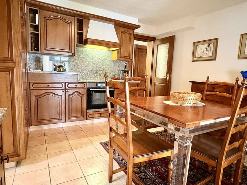 Historic 1924 chalet with independent annexe (10)