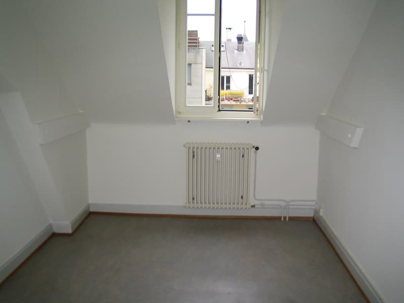 originelle Dachwohnung mit Galerie (7)
