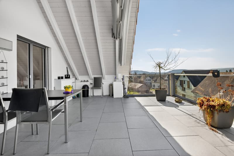 RÉSERVÉ Appartement-maisonnette moderne 5,5 pièces avec vue sans obstacle (12)