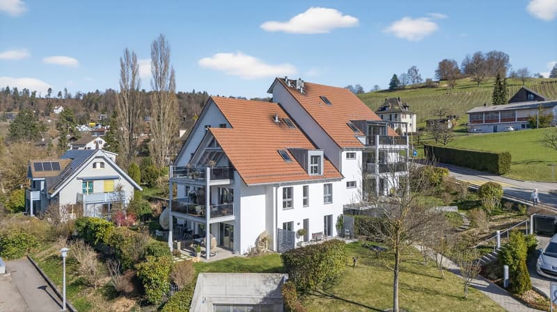 RÉSERVÉ Appartement-maisonnette moderne 5,5 pièces avec vue dégagée (1)