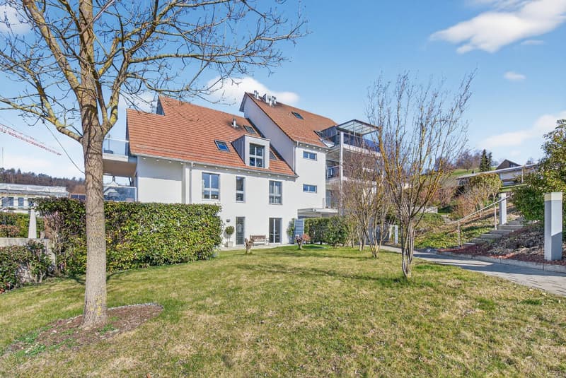 RÉSERVÉ Appartement-maisonnette moderne 5,5 pièces avec vue dégagée (13)