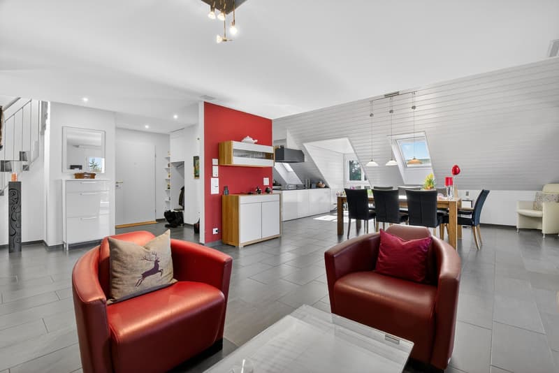 RÉSERVÉ Appartement-maisonnette moderne 5,5 pièces avec vue dégagée (2)