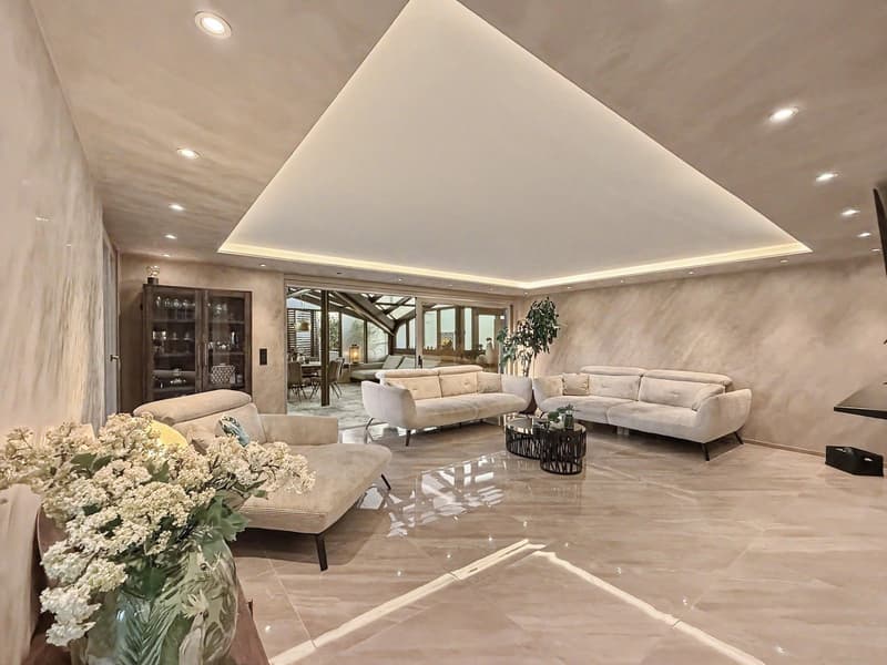 Luxuriöse Penthouse Wohnung mit viel Privatsphäre und Sicht in die Berge (1)