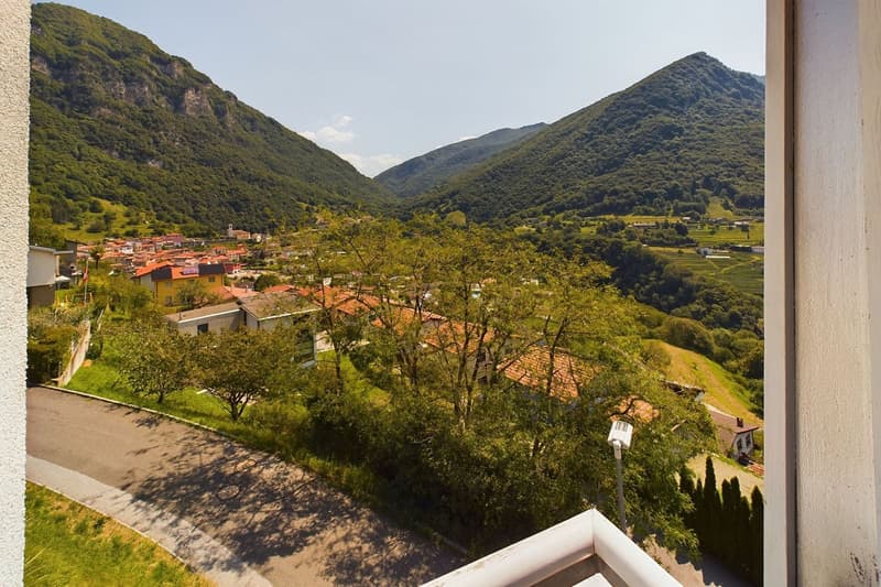 Villa de design dans le vert d'Arogno - Vue panoramique de rêve ! (10)