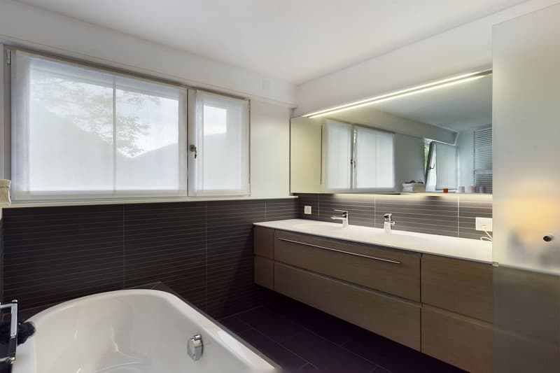 Villa de design dans le vert d'Arogno - Vue panoramique de rêve ! (21)
