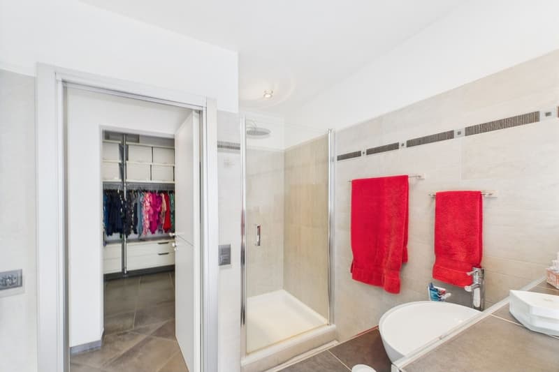 Vacallo - Una villa da sogno! Dove panorama, eleganza moderna e design si fondono in perfetta armonia (17)