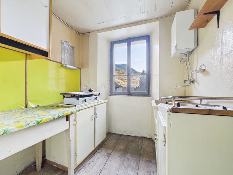 Maison de résidence traditionnelle avec un terrain de construction spacieux et beau - Ambrì (5)
