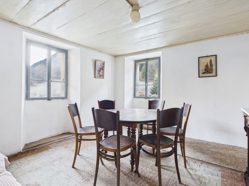Maison de résidence traditionnelle avec un terrain de construction spacieux et beau - Ambrì (6)