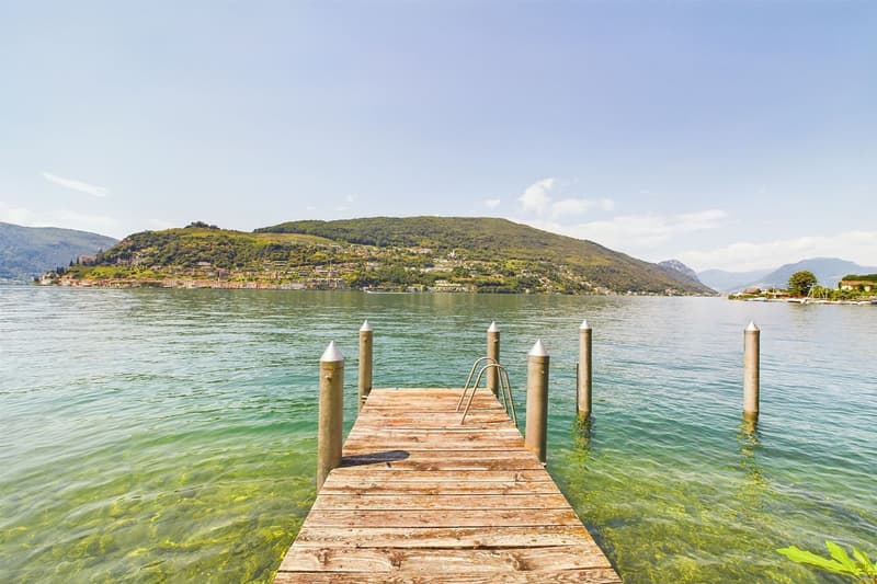 Una grande proprietà in riva al lago a Brusino Arsizio (19)