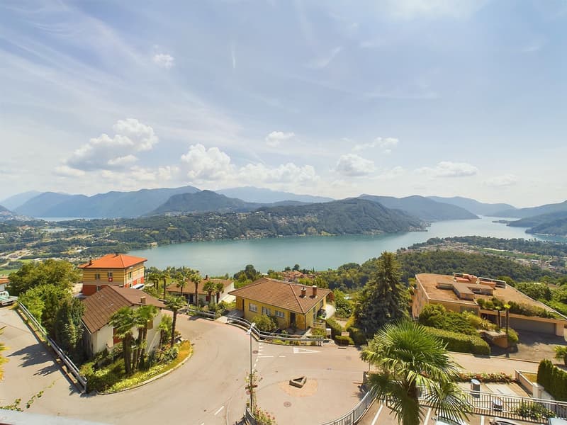 Un angolo di paradiso nel cuore del nucleo storico, con vista mozzafiato su lago e montagne (7)