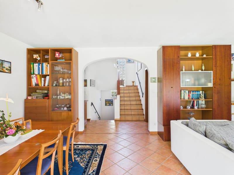 Unabhängige Villa mit grossem Garten und charakteristischem Grottino in Taverne (10)