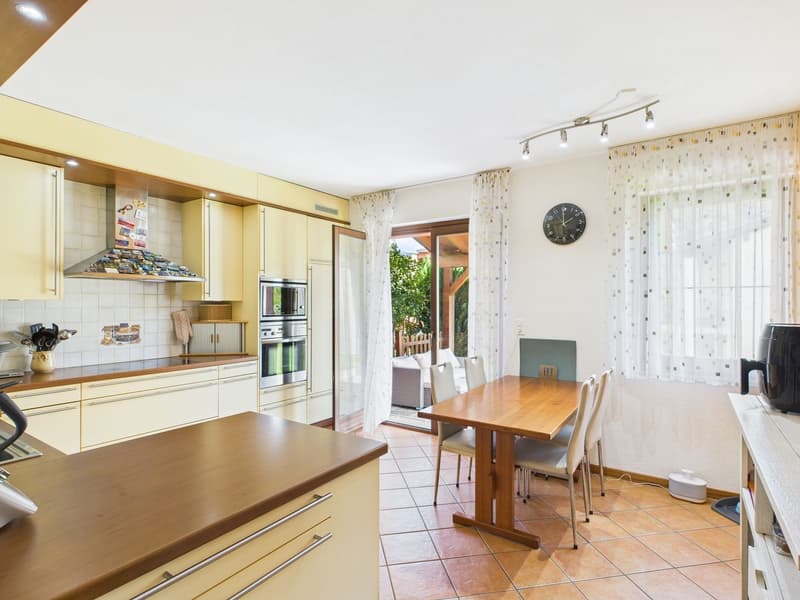 Unabhängige Villa mit grossem Garten und charakteristischem Grottino in Taverne (11)