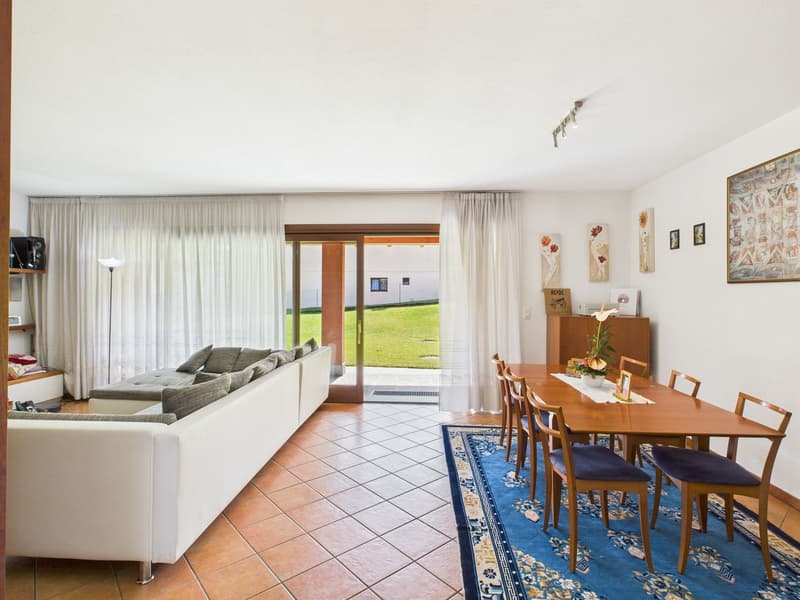 Unabhängige Villa mit grossem Garten und charakteristischem Grottino in Taverne (8)