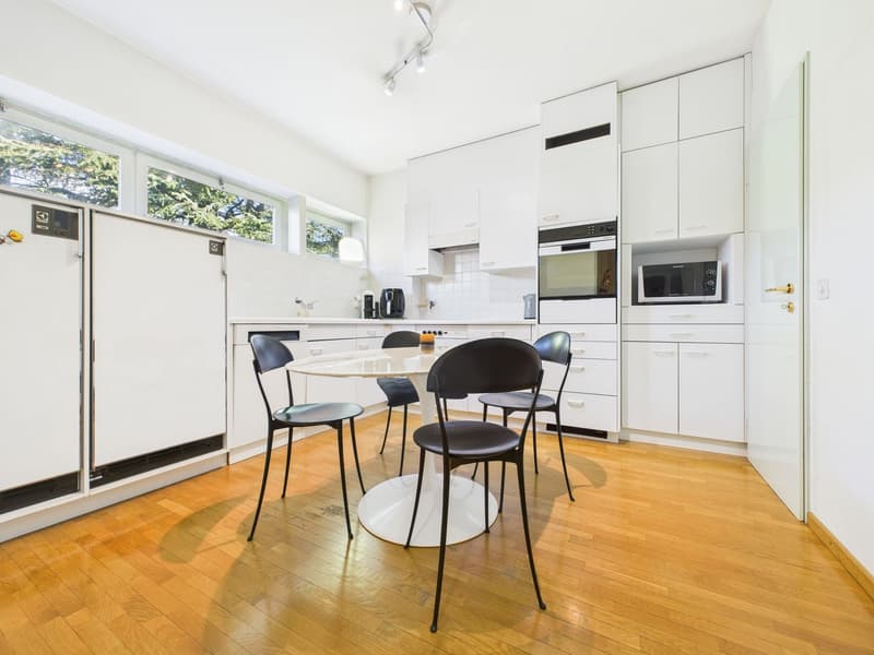 Spaziosa casa di 7,5 locali con giardino privato vicino al centro di Lugano (10)