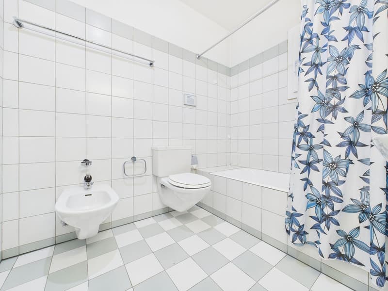 Spaziosa casa di 7,5 locali con giardino privato vicino al centro di Lugano (14)