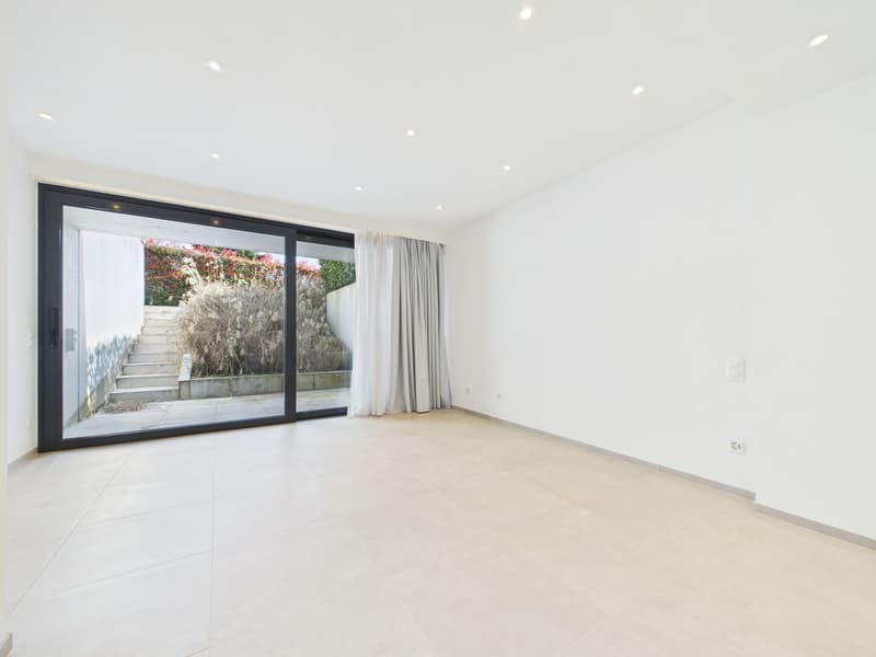 Villa de design exclusive avec piscine et jardin privé (13)