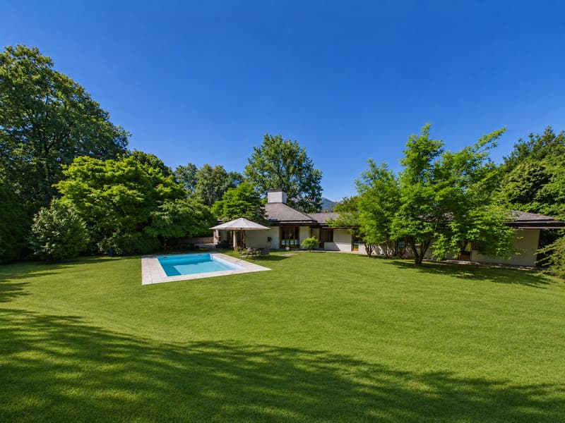 Elegante Villa mit Pool und privatem Garten in Gentilino (3)