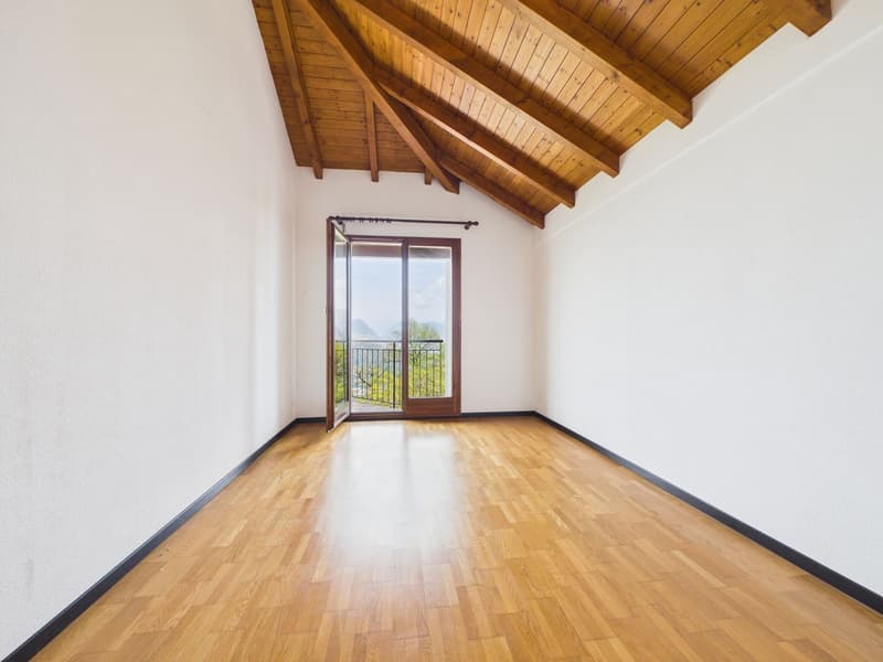 Elegante maisonette di 4½ locali con vista panoramica (8)
