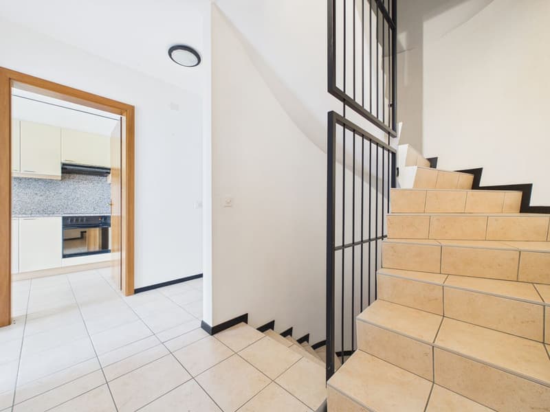 Elegante maisonette di 4½ locali con vista panoramica (7)