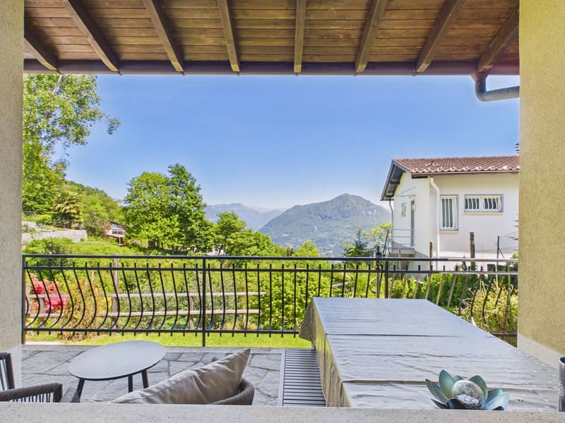 Paradis de vacances de rêve avec jardin ensoleillé (3)