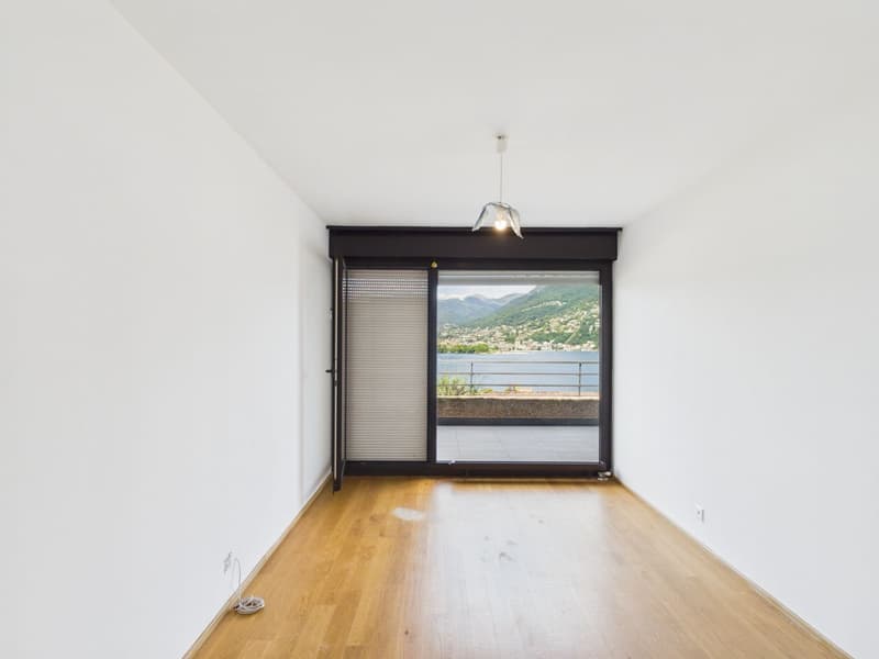 Appartement panoramique avec une vue rêvée sur le golfe de Lugano (15)