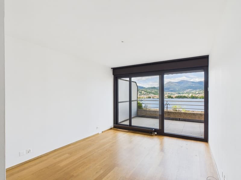 Appartement panoramique avec une vue rêvée sur le golfe de Lugano (19)