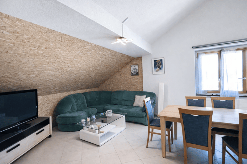 2ème appartement, 2ème étage