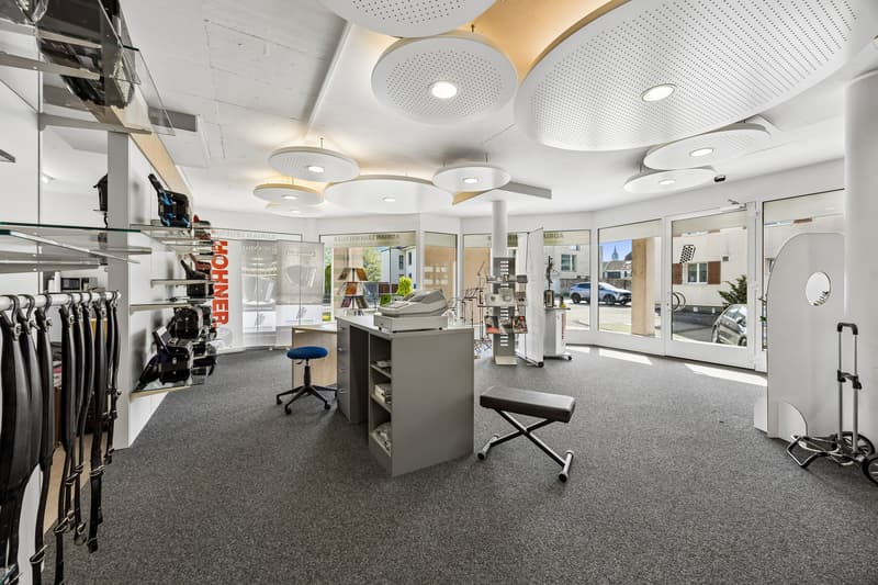 Central retail space 128 m² in Dagmersellen - attractive purchase (2)