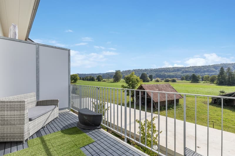 Modern 3.5-room apartment with 18 m² balcony in Bollodingen (11)