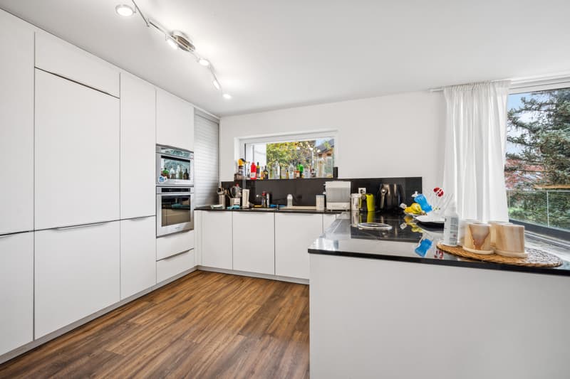 Exclusive living with a view: single-family house with annex (4)