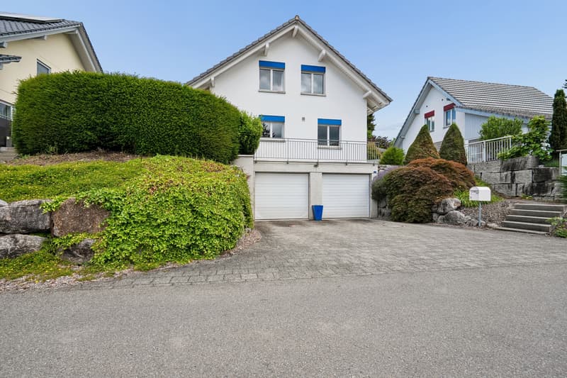 Move in and feel at home in this well-maintained 5.5-room single-family house (12)