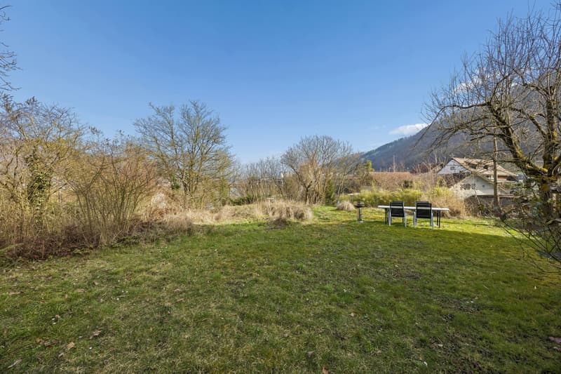 790 m² plot in sunny residential area - versatile possibilities for renovation, extension or replacement new building (1)
