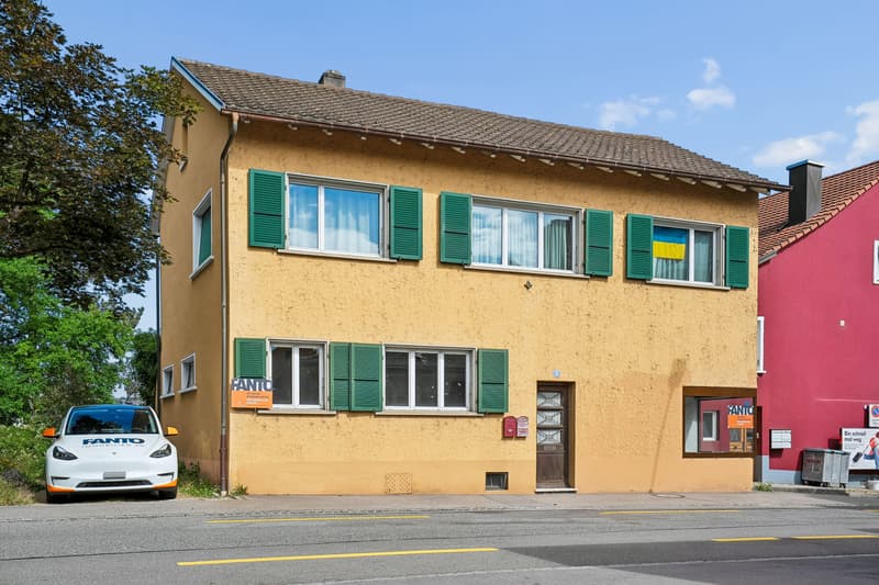 Central residential and commercial building with terrace in Frick (1)