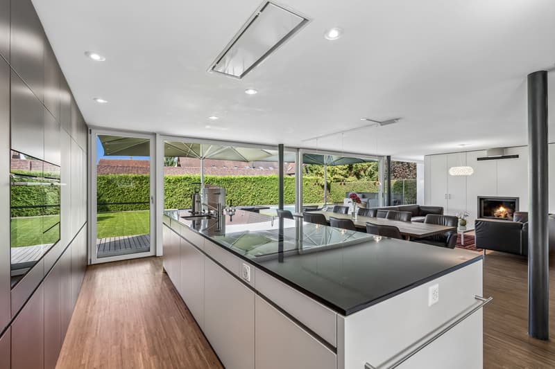 Living like in a holiday resort - Architect's house with pool and garden (7)