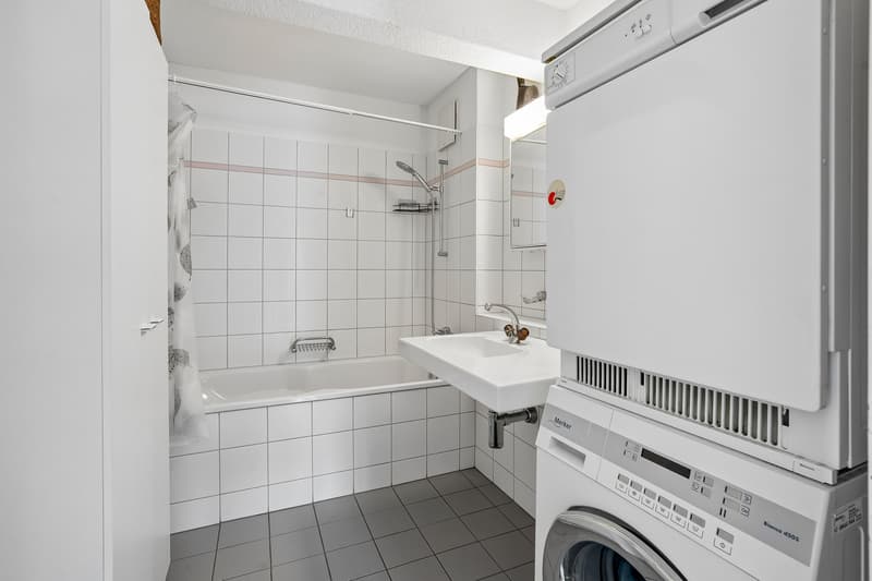 Vivre au-dessus des toits de Baden - Appartement exclusif 2.5 pièces avec vue lointaine (8)