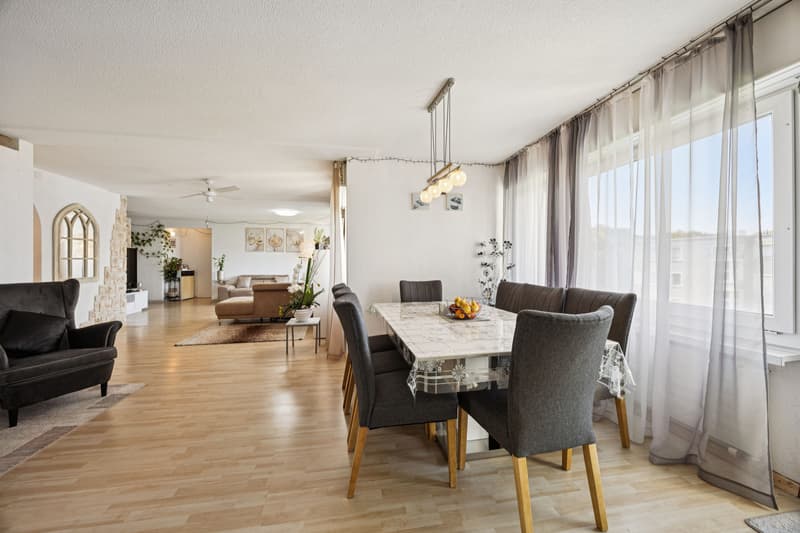 Grosszügige 6.5-Zimmer-Dachwohnung mit flexiblem Grundriss - teilbar in 3.5- und 4.5-Zimmer-Wohnung (1)