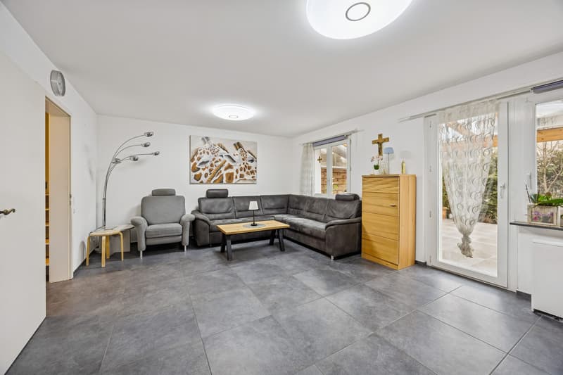 Stilvoll renoviertes 5.5-Zimmer-Reihenhaus mit 166 m² Wohnkomfort und grosser Terrasse (1)