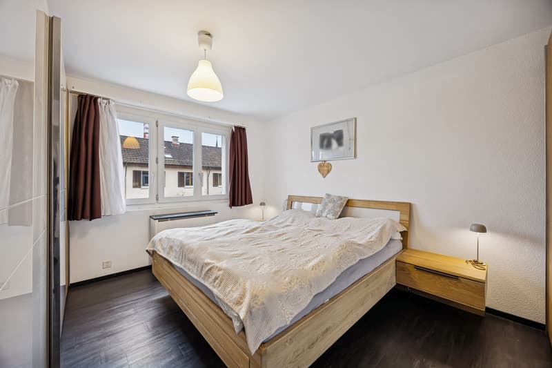 Stilvoll renoviertes 5.5-Zimmer-Reihenhaus mit 166 m² Wohnkomfort und grosser Terrasse (3)