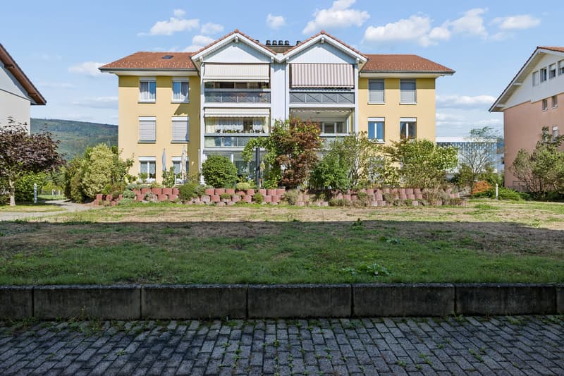 4.5-Zimmer-Wohnung mit Cheminée und drei Parkplätzen (1)