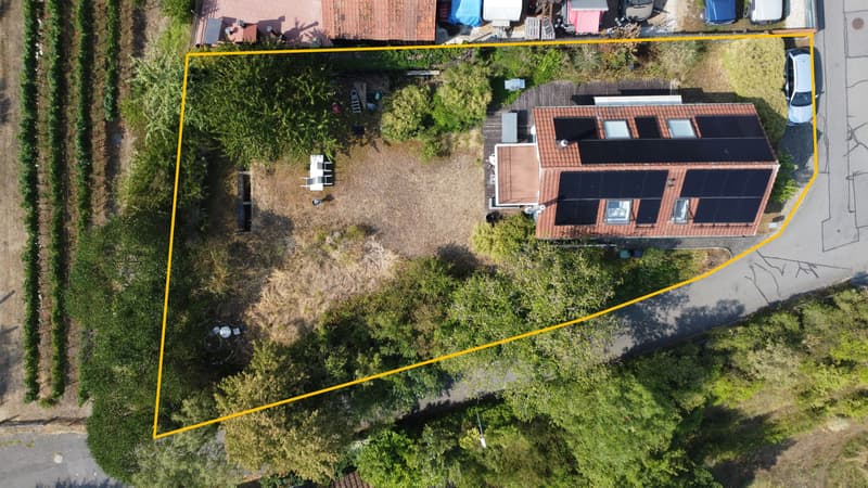 790 m² Grundstück in sonniger Wohnlage - vielseitige Möglichkeiten für Umbau, Erweiterung oder Ersatzneubau (1)