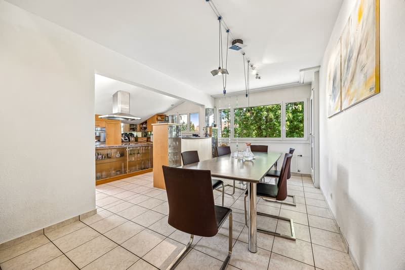 Grosszügiges Einfamilienhaus mit aussergewöhnlichem Potenzial und wunderschönem Garten (9)